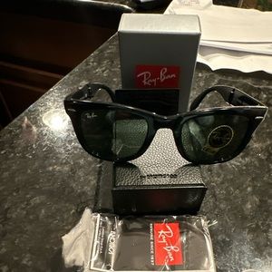 Brand New Ray-Ban Folding Wayfarer Sunglasses. With case and cleaning cloth.
